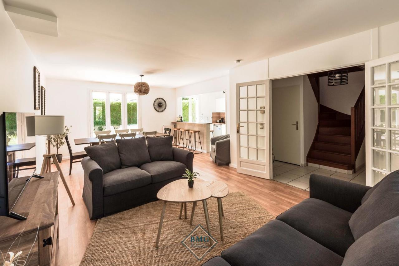 Family House In Disneyland Bmyguest เซร์ริส ภายนอก รูปภาพ